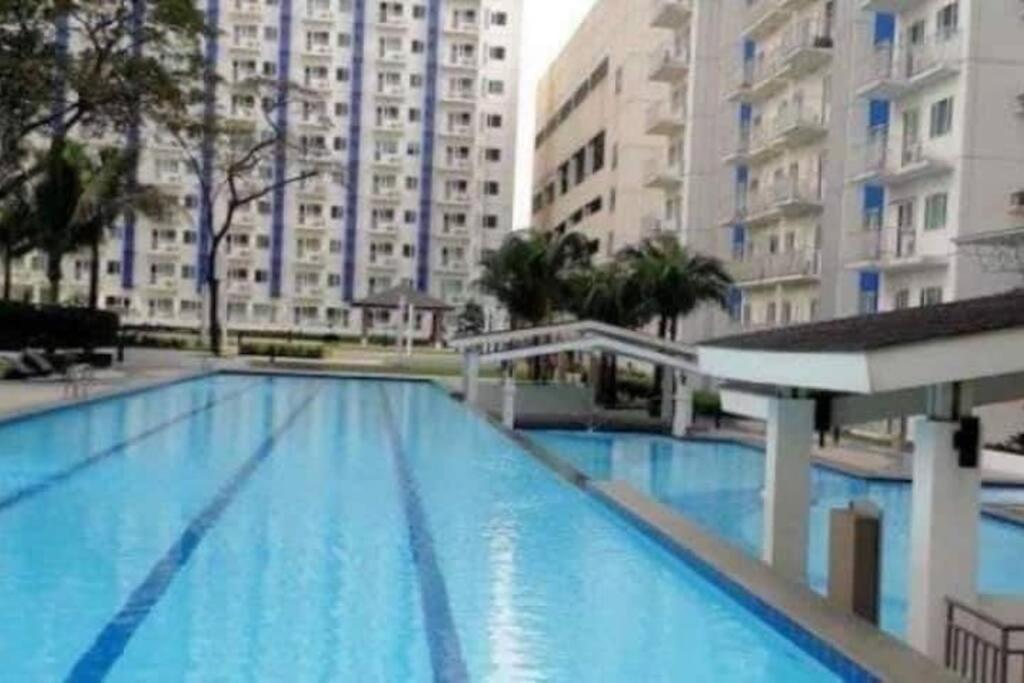 Grass Residences Sm North Edsa And Trinoma Quezon City Eksteriør billede